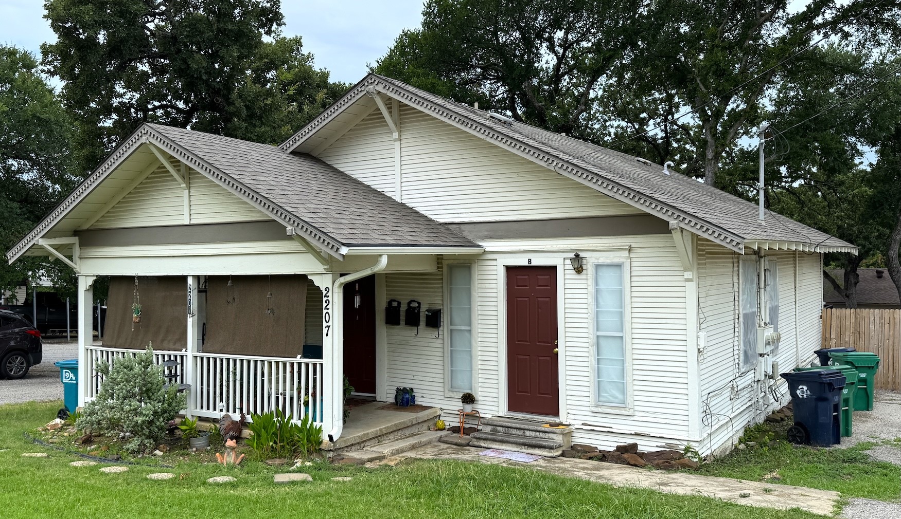 2207 N Elm Street Denton TX 76201