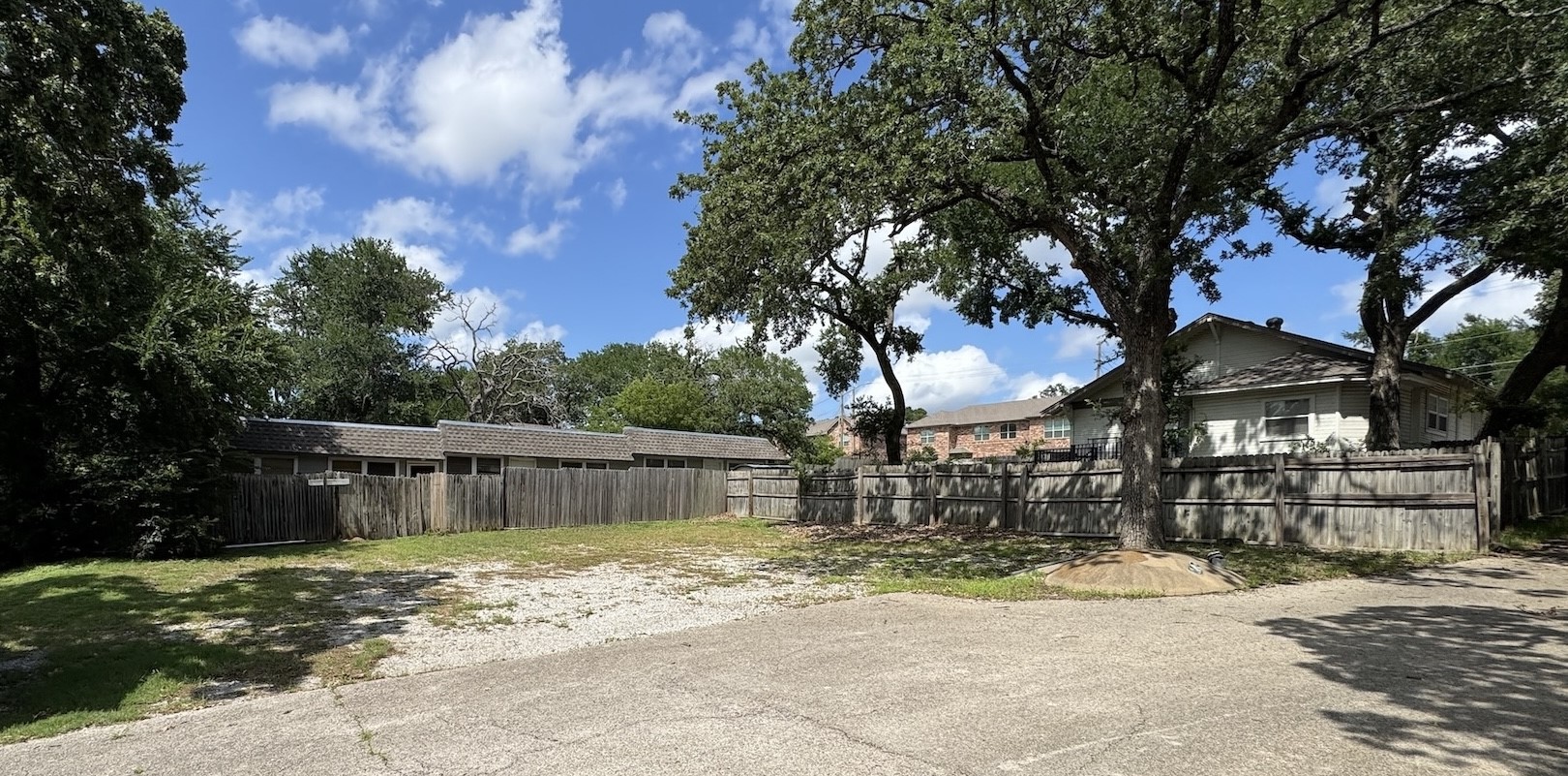 2207 N Elm Street Denton TX 76201