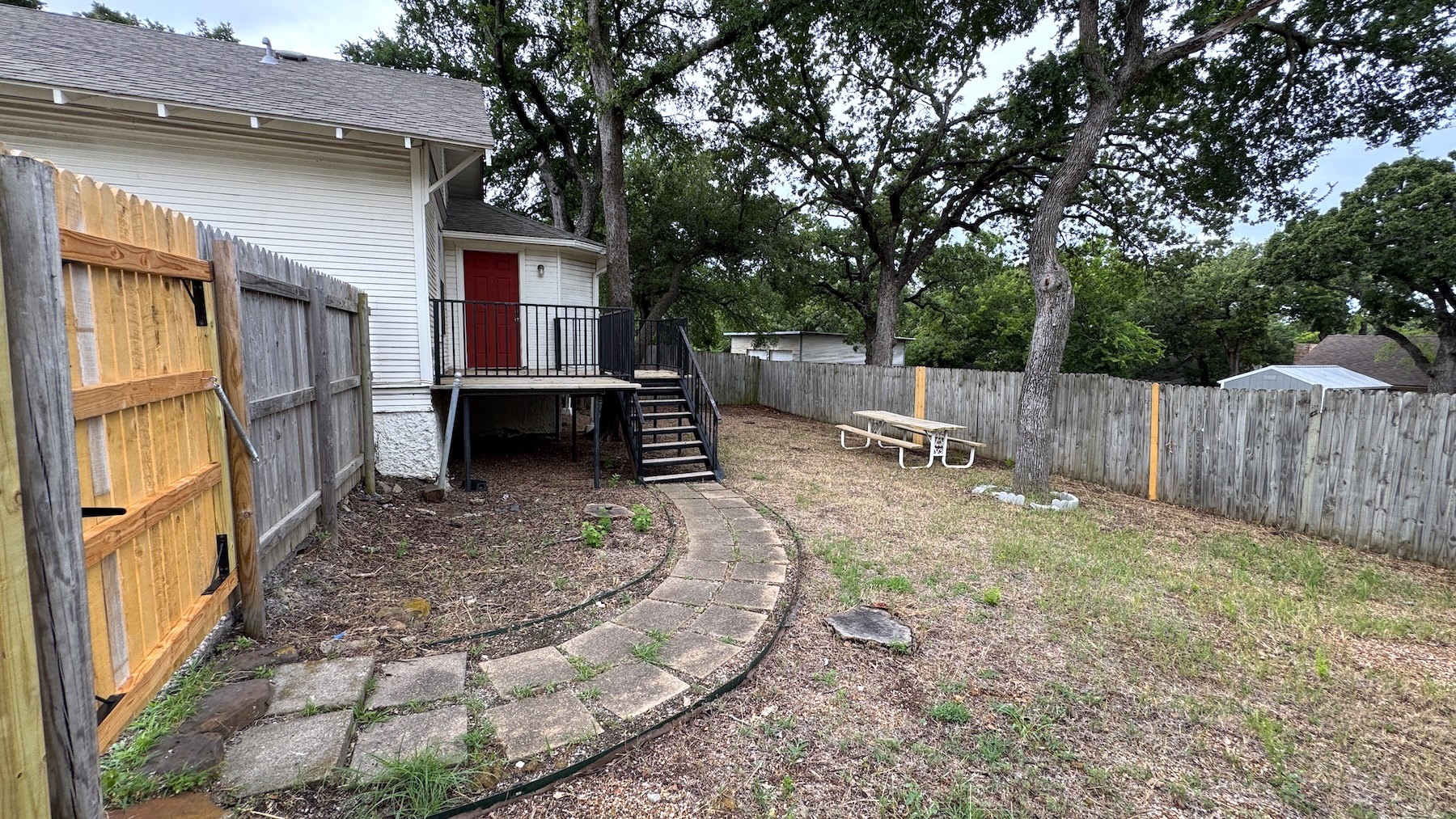 2207 N Elm Street Denton TX 76201