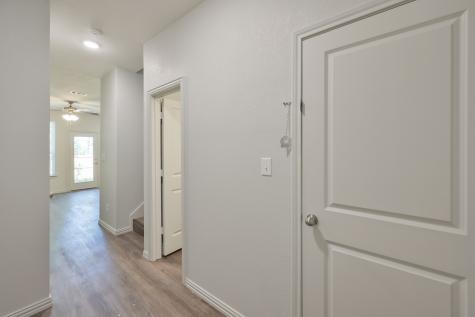 1728 E Powell Avenue Fort Worth TX 76104