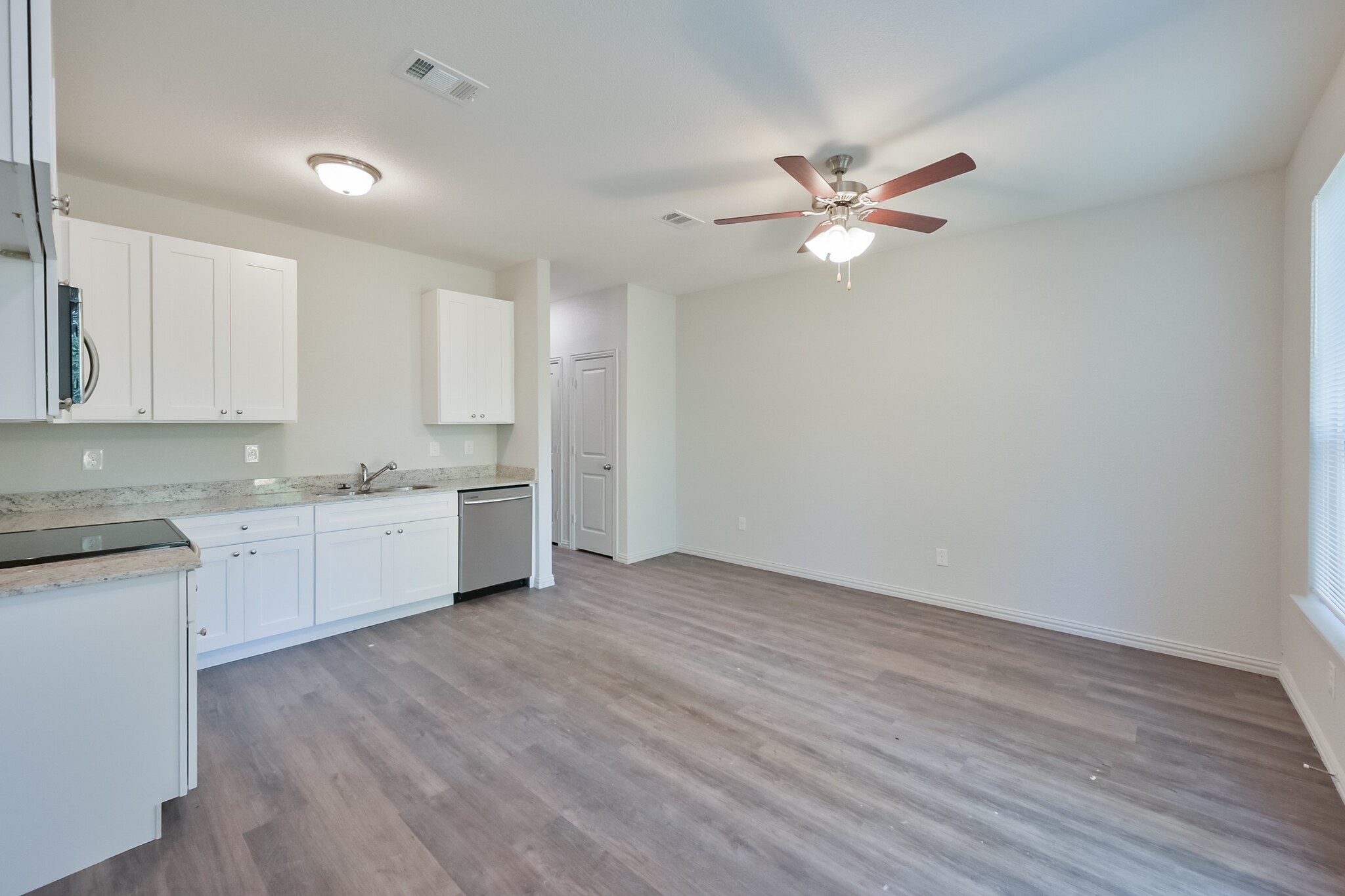 1728 E Powell Avenue Fort Worth TX 76104