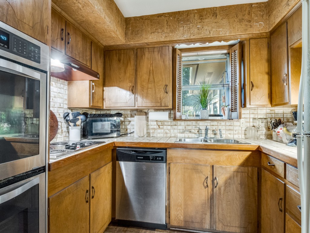 7415-7417 Walling Lane Dallas TX 75231