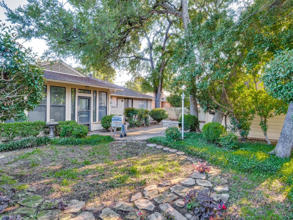 7415-7417 Walling Lane Dallas TX 75231