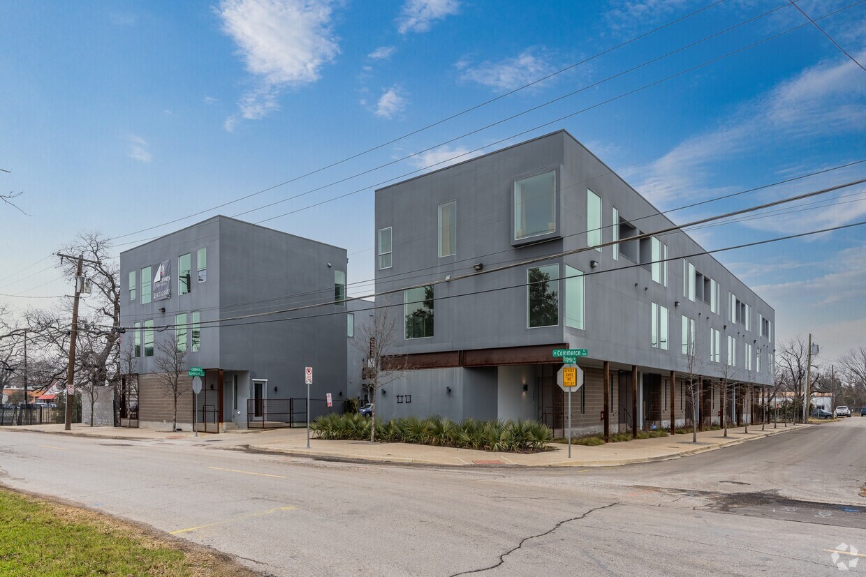 2303 Spencer Court Dallas TX 75208