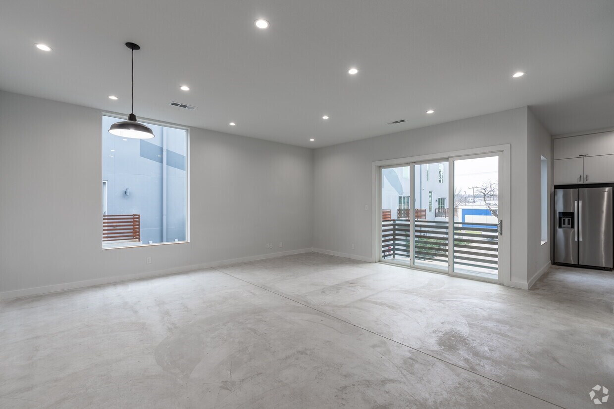2303 Spencer Court Dallas TX 75208