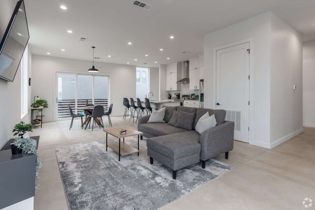 2303 Spencer Court Dallas TX 75208