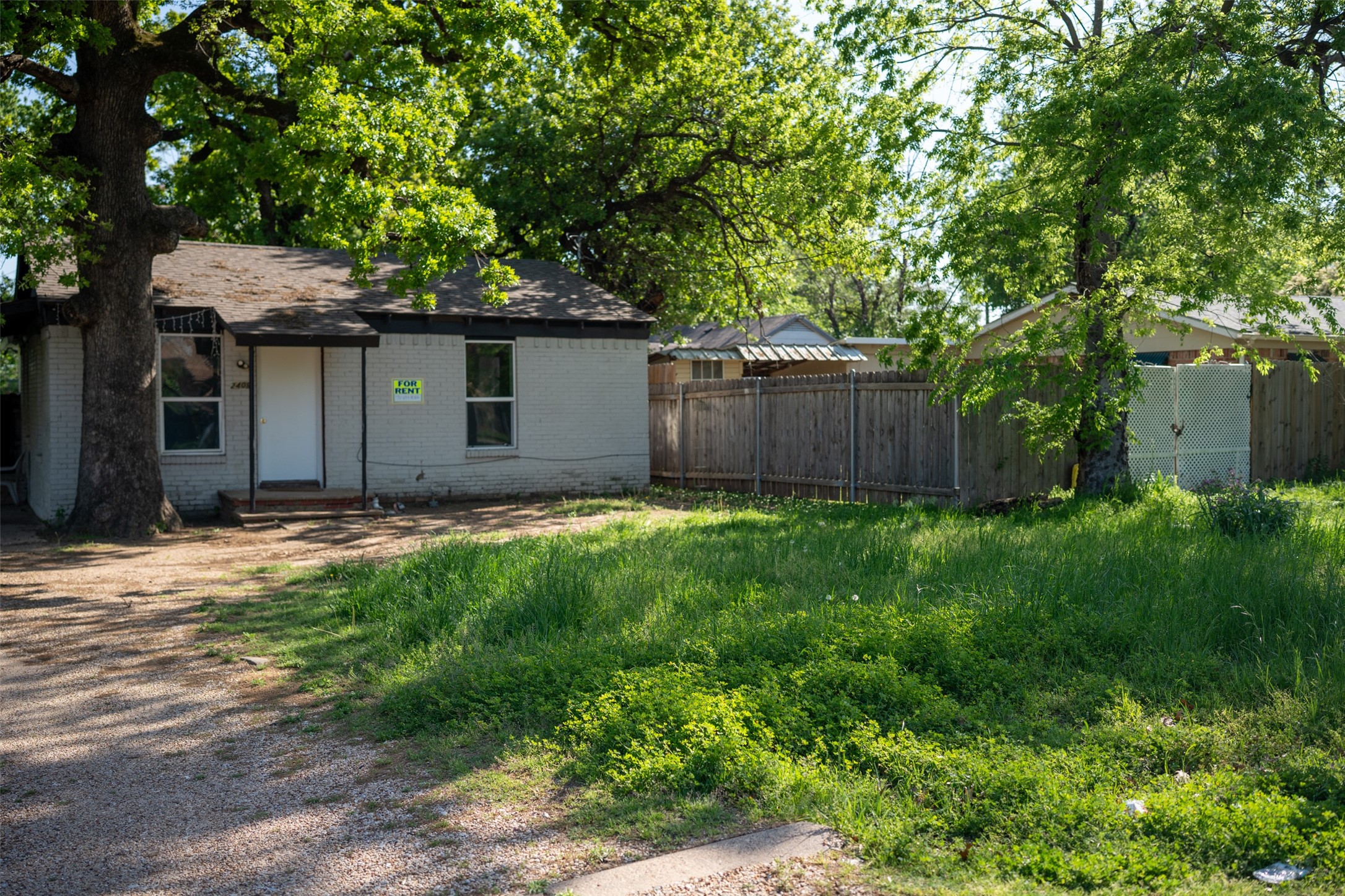 2416 Smith Avenue Irving TX 75061