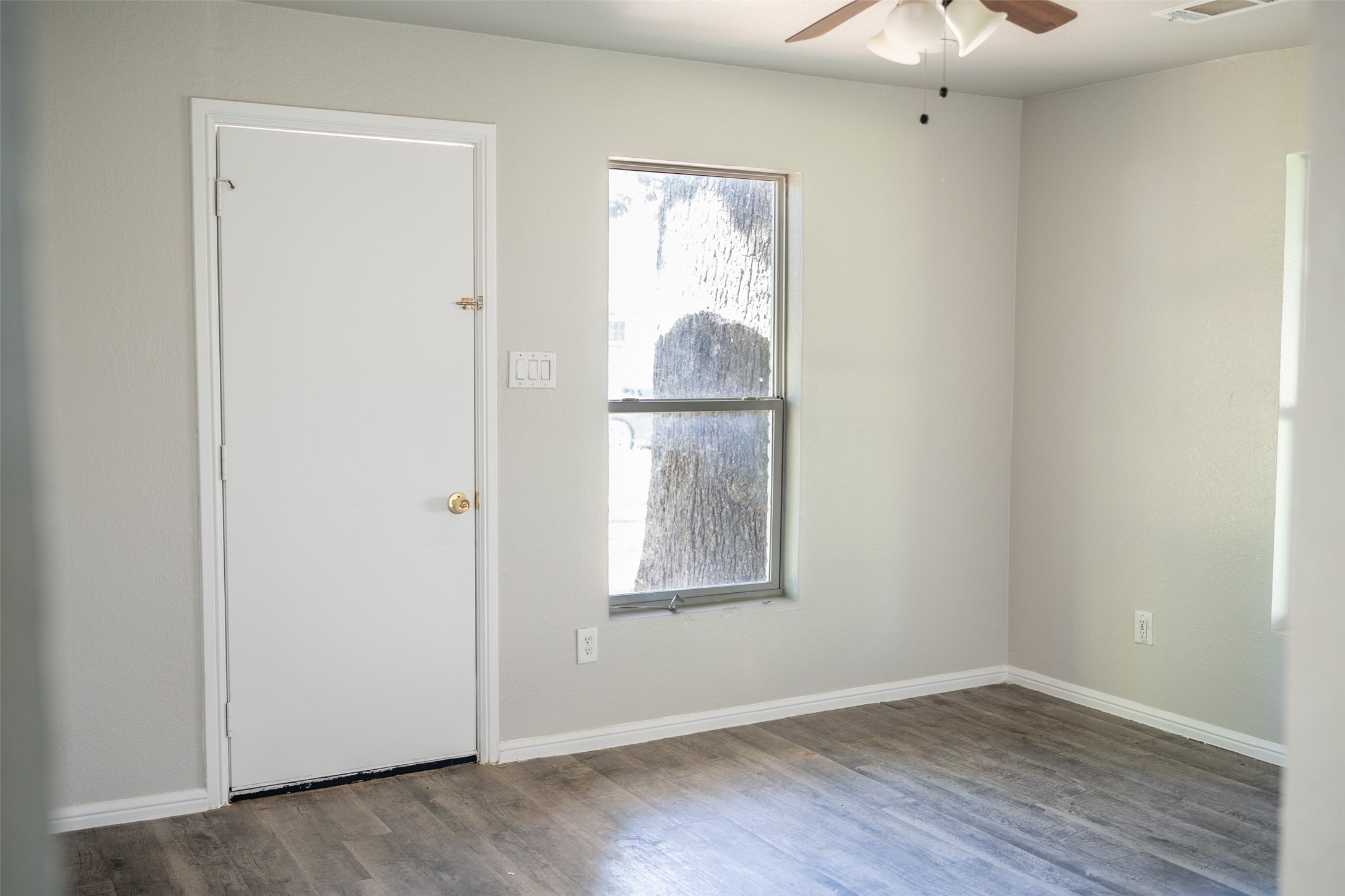 2416 Smith Avenue Irving TX 75061