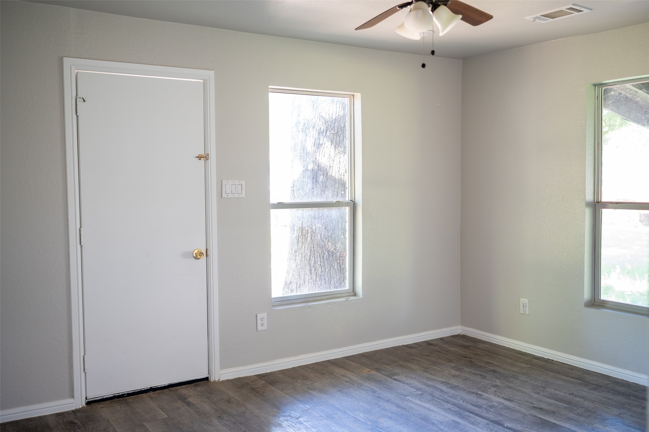 2416 Smith Avenue Irving TX 75061