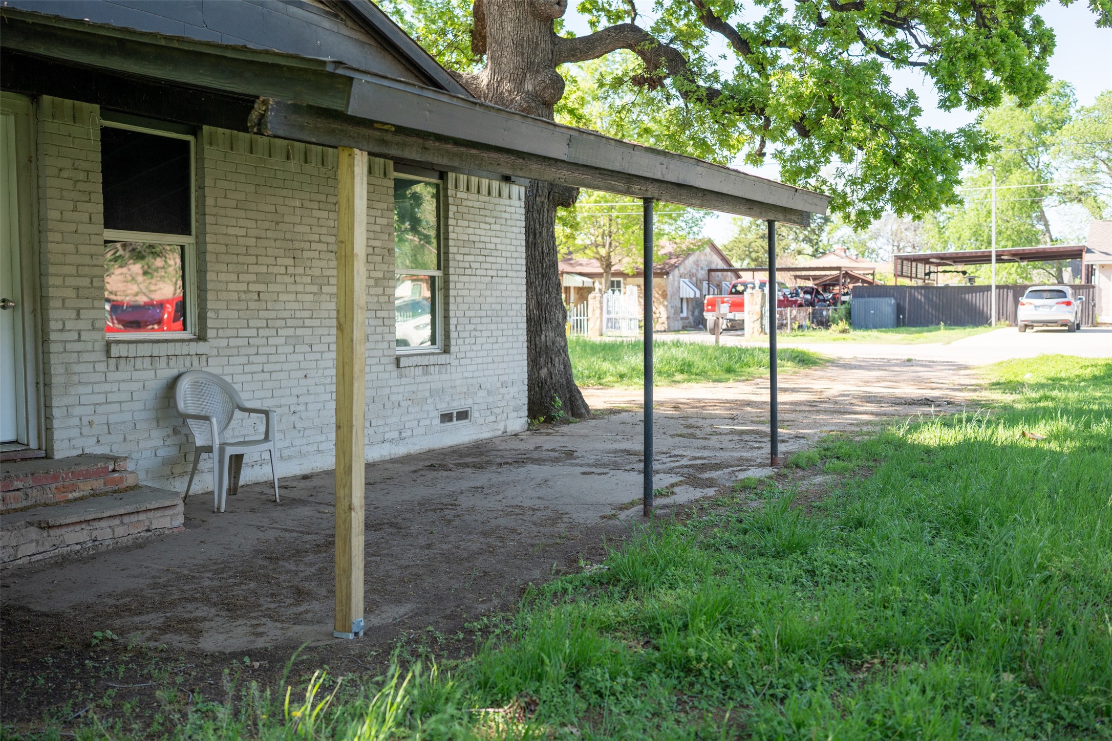 2416 Smith Avenue Irving TX 75061