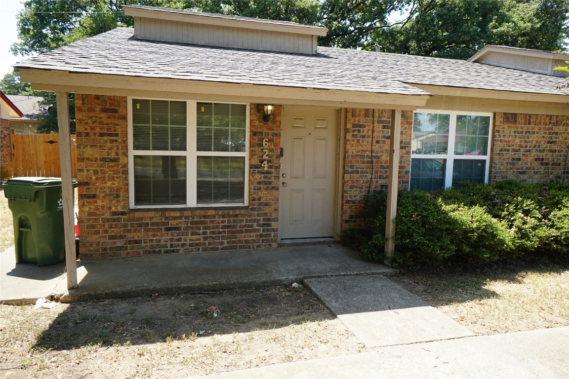 624 Matt Lane Arlington TX 76012