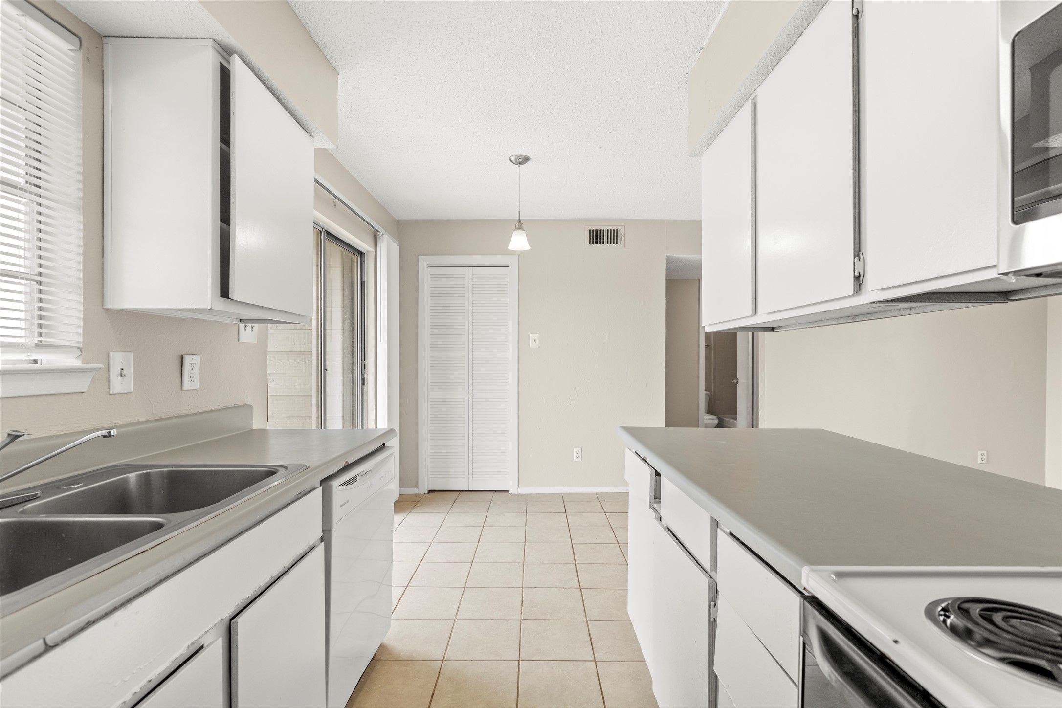 1601 Mary K Lane White Settlement TX 76108