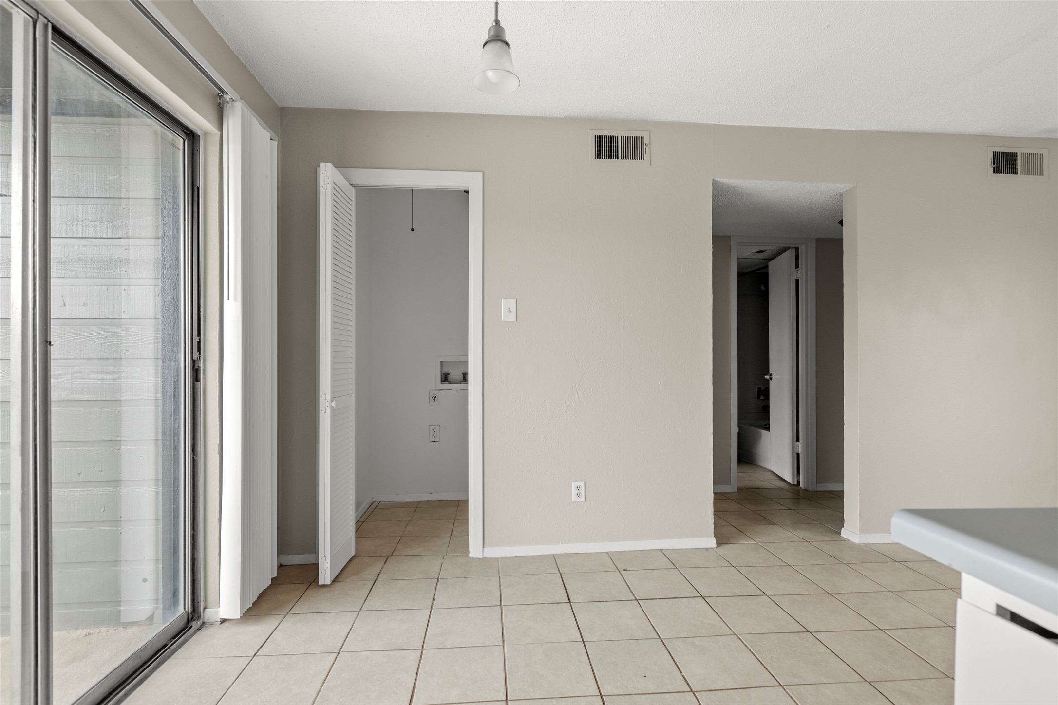 1601 Mary K Lane White Settlement TX 76108