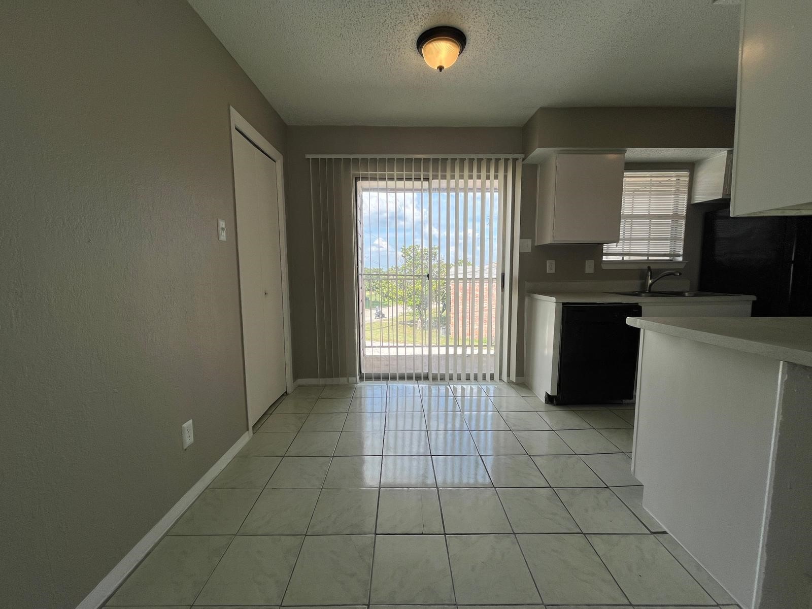 1601 Mary K Lane White Settlement TX 76108