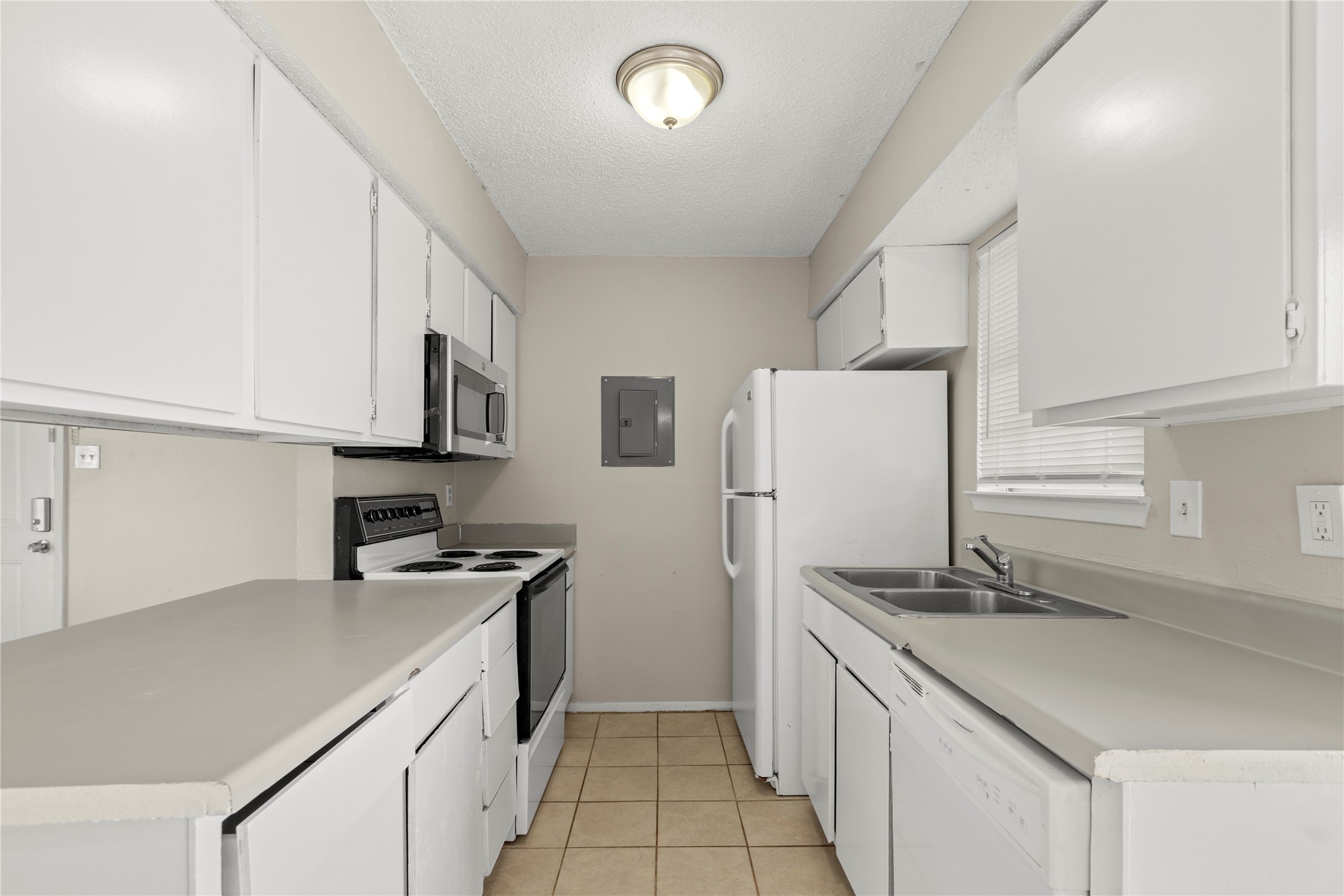 1601 Mary K Lane White Settlement TX 76108