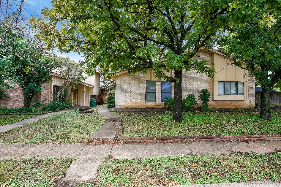 101 & 103 W Timberview Lane Arlington TX 76014