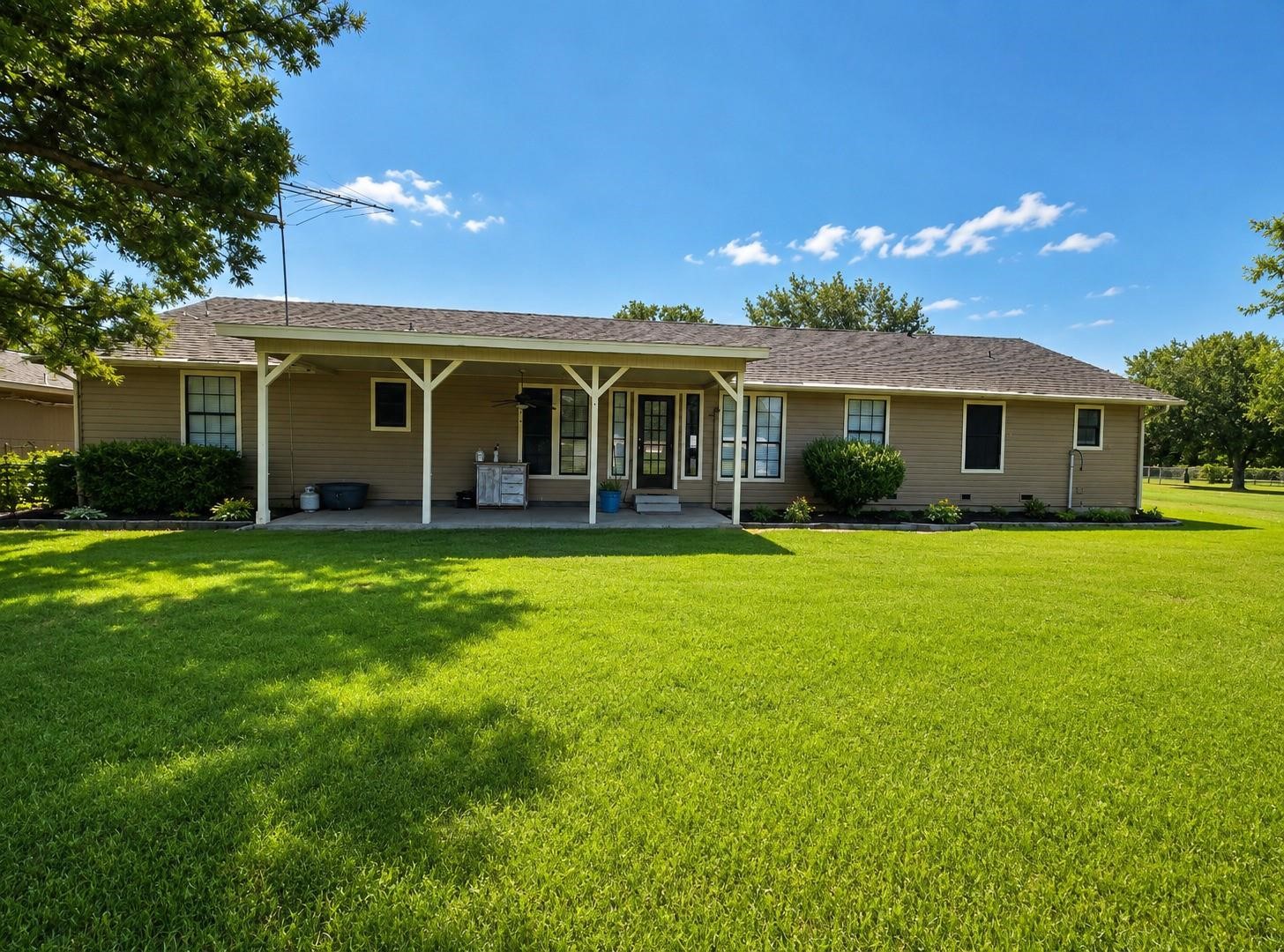 214 County Road 4870 Newark TX 76071