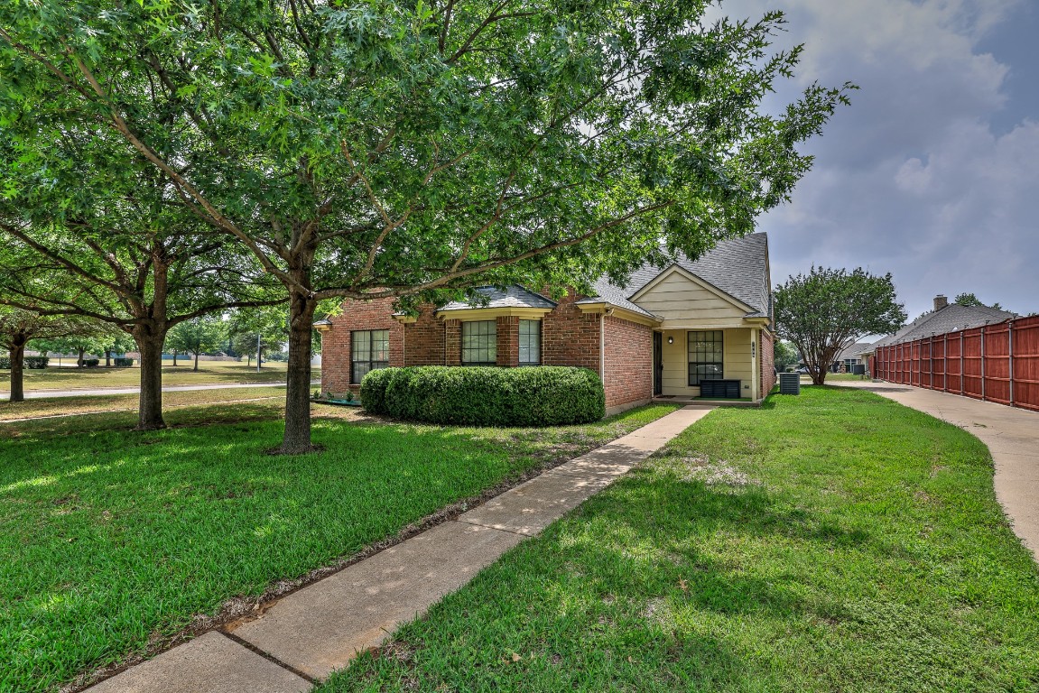 7466-7468 Coachwood Circle Fort Worth TX 76133