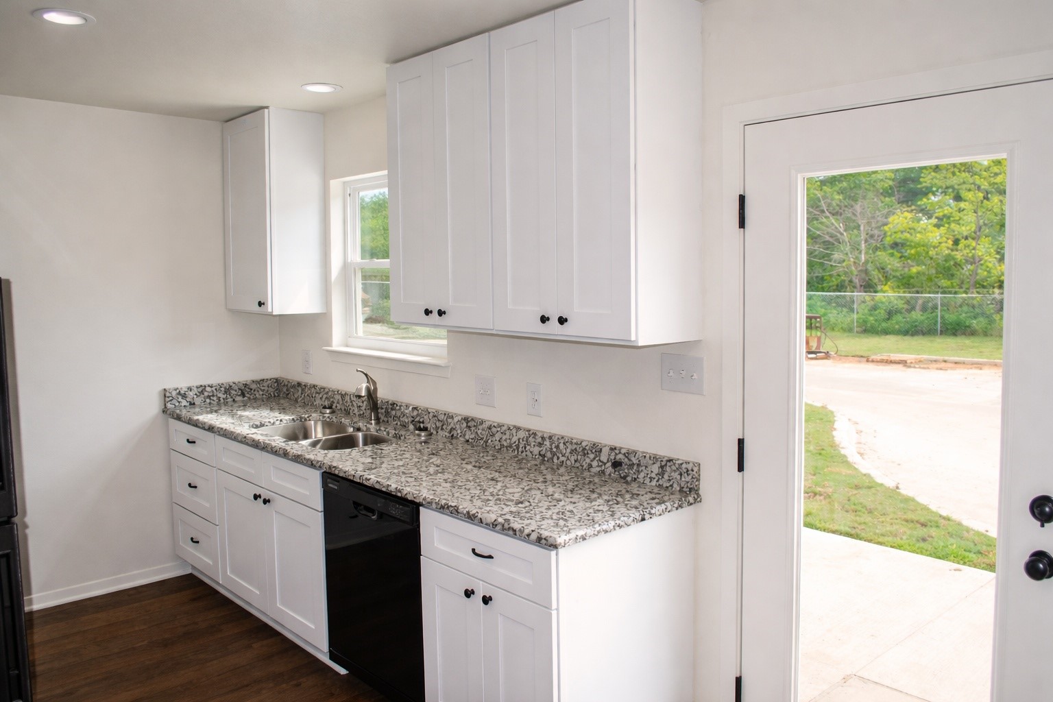 1517 Travis Street Bellmead TX 76705