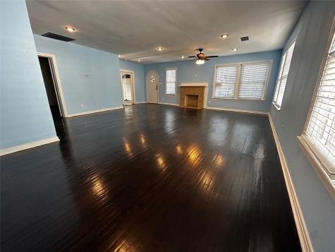 1009 E Humbolt Street Fort Worth TX 76104