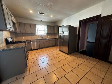 1009 E Humbolt Street Fort Worth TX 76104
