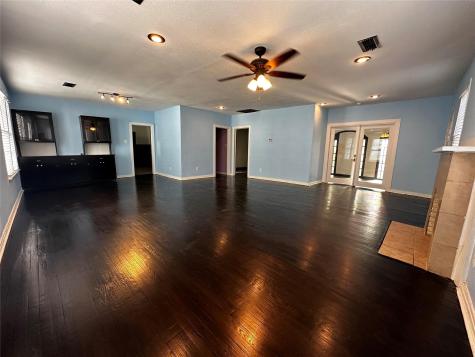 1009 E Humbolt Street Fort Worth TX 76104