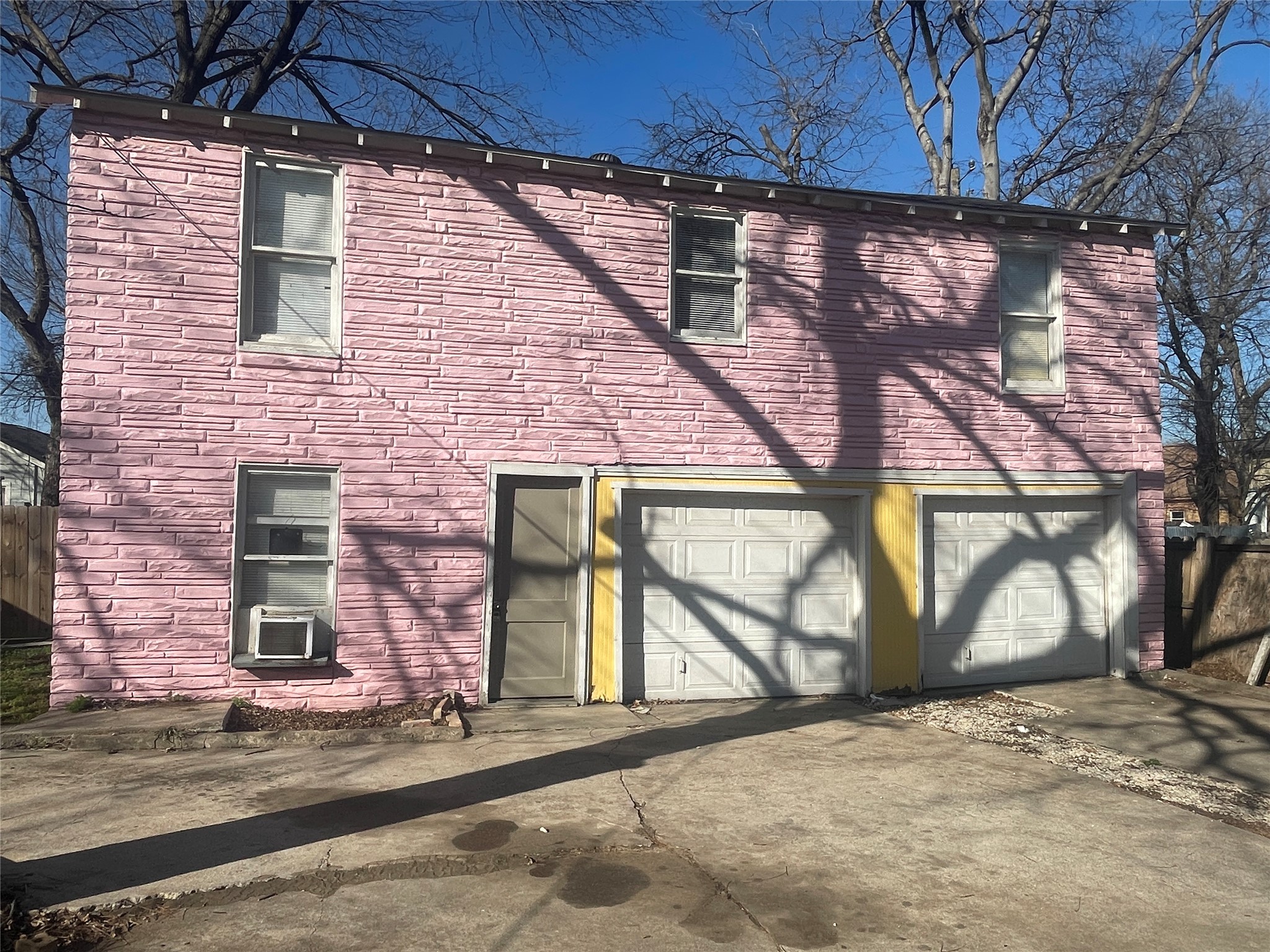 1009 E Humbolt Street Fort Worth TX 76104