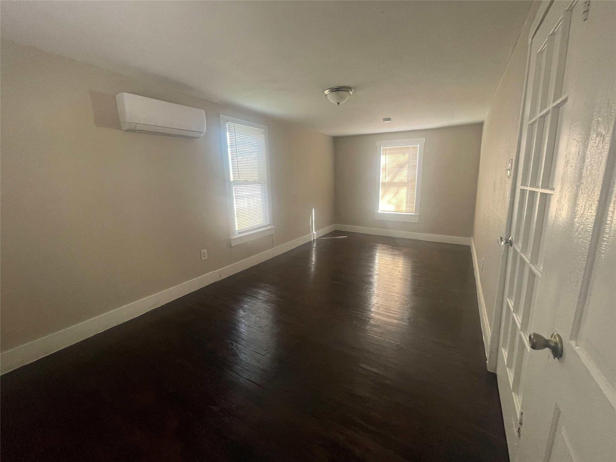 1009 E Humbolt Street Fort Worth TX 76104