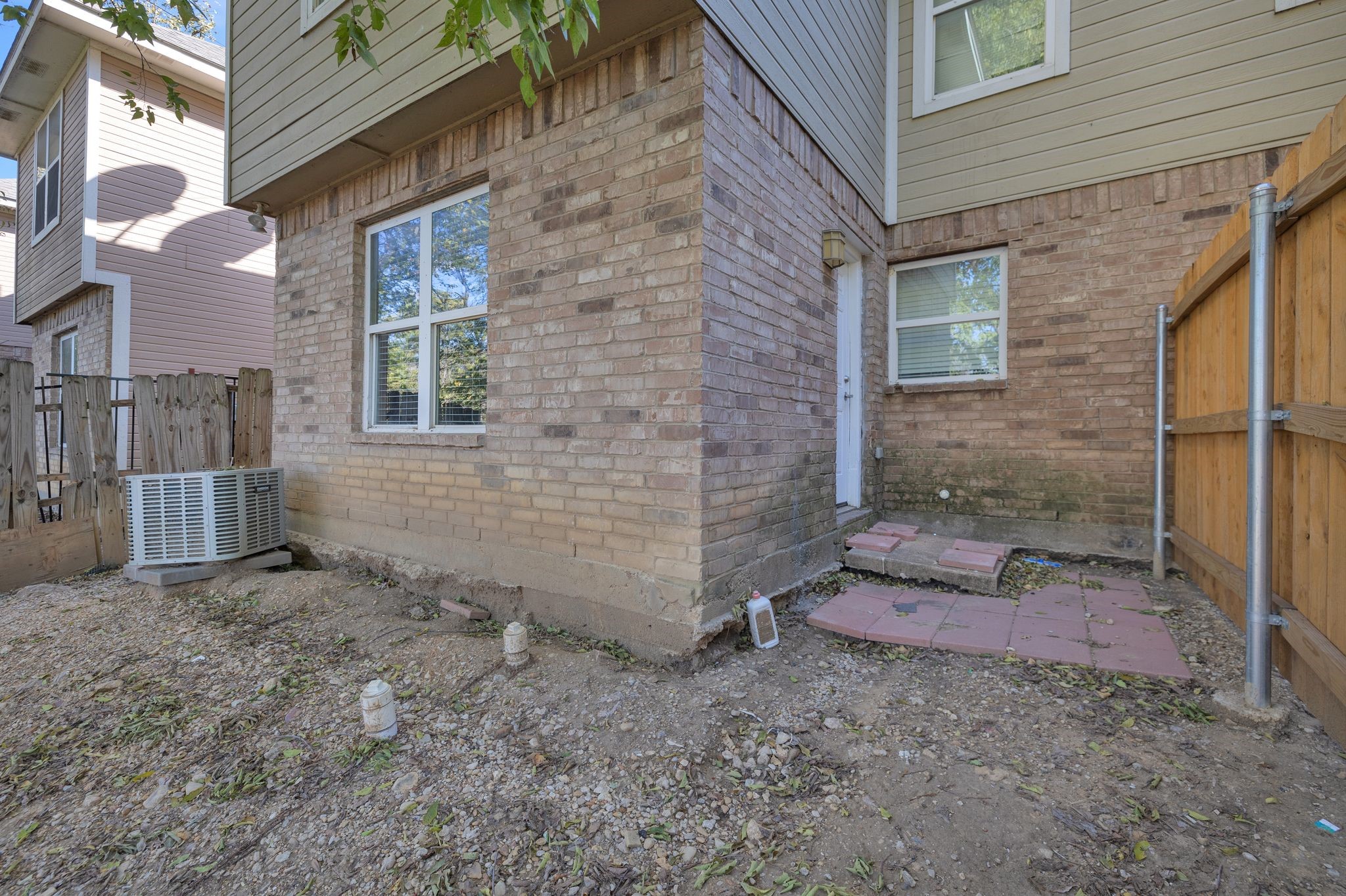 1205 E Powell Avenue Fort Worth TX 76104