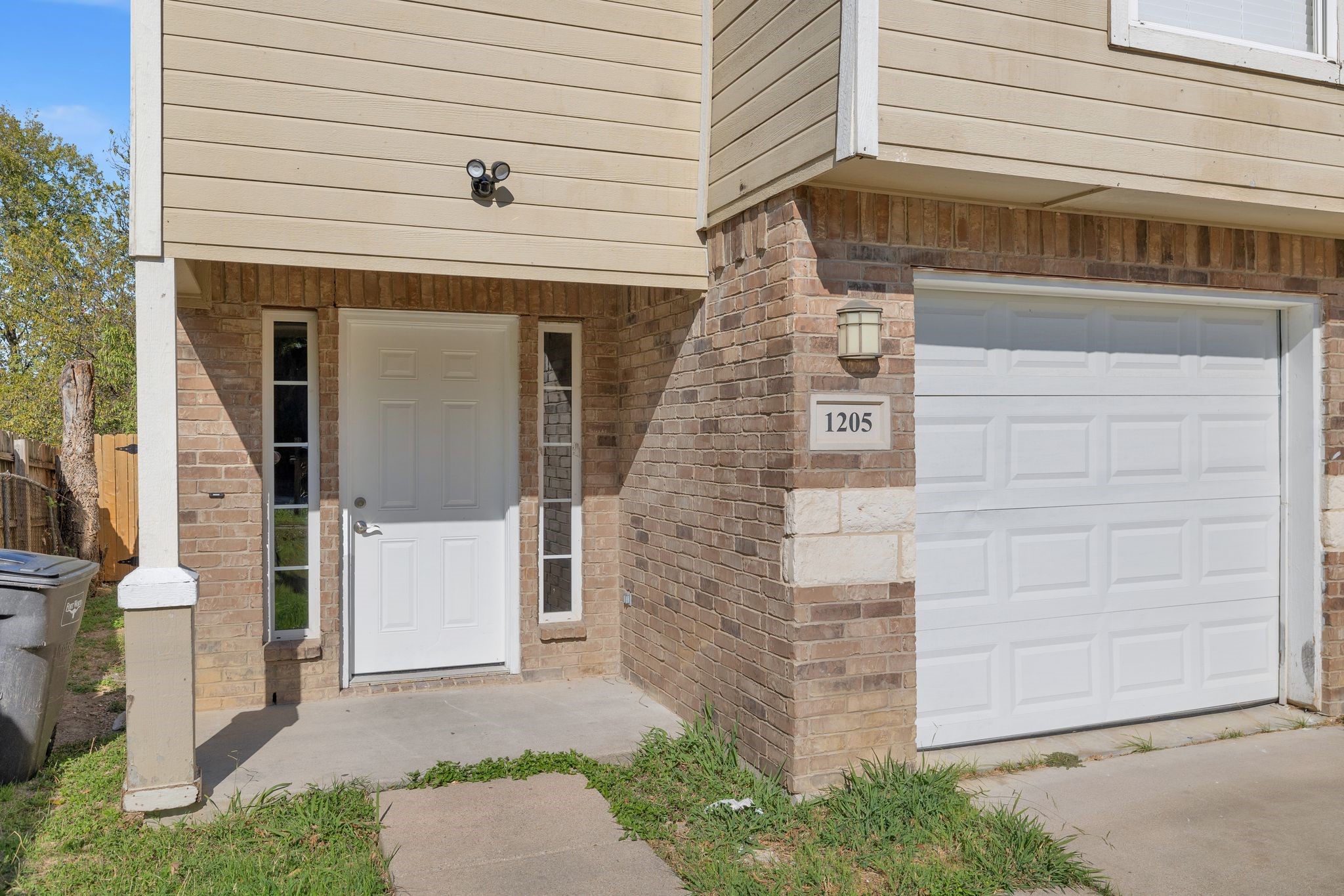 1205 E Powell Avenue Fort Worth TX 76104