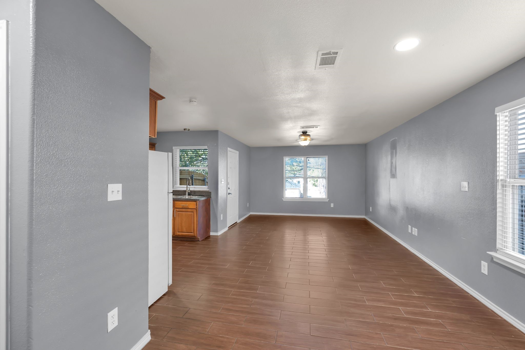 1205 E Powell Avenue Fort Worth TX 76104