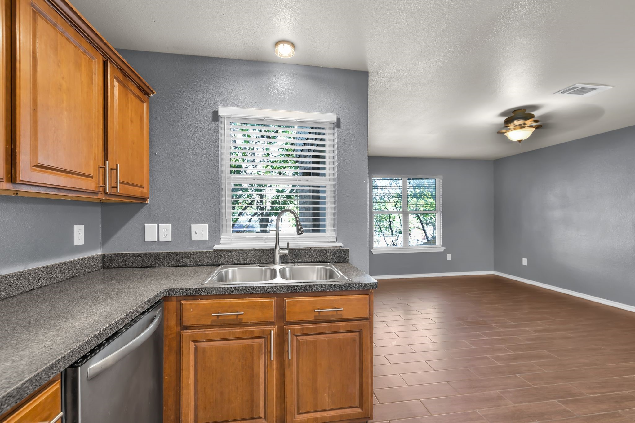 1205 E Powell Avenue Fort Worth TX 76104