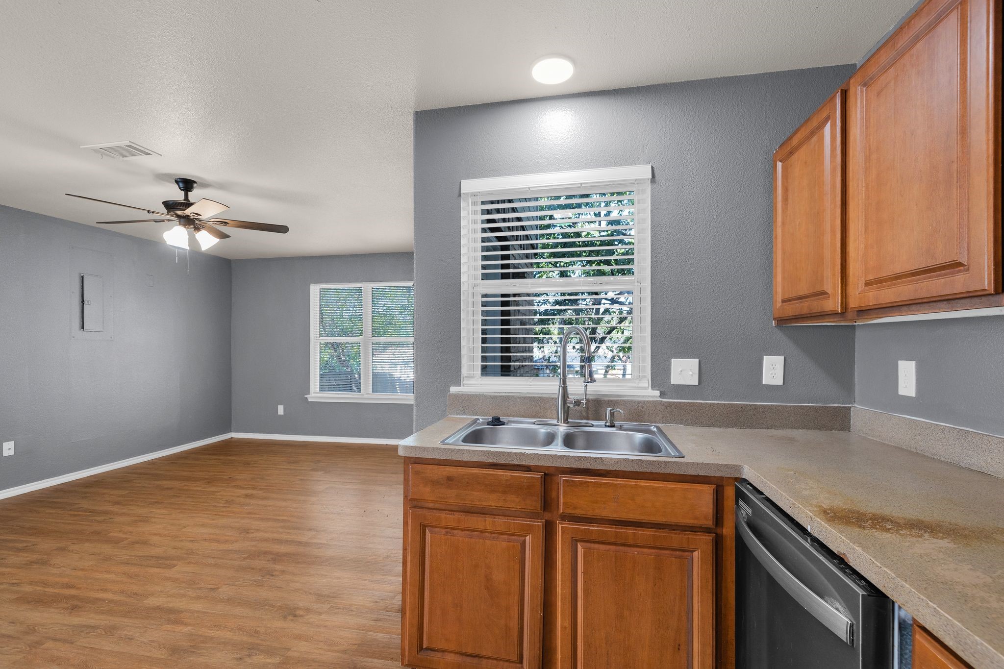 1205 E Powell Avenue Fort Worth TX 76104