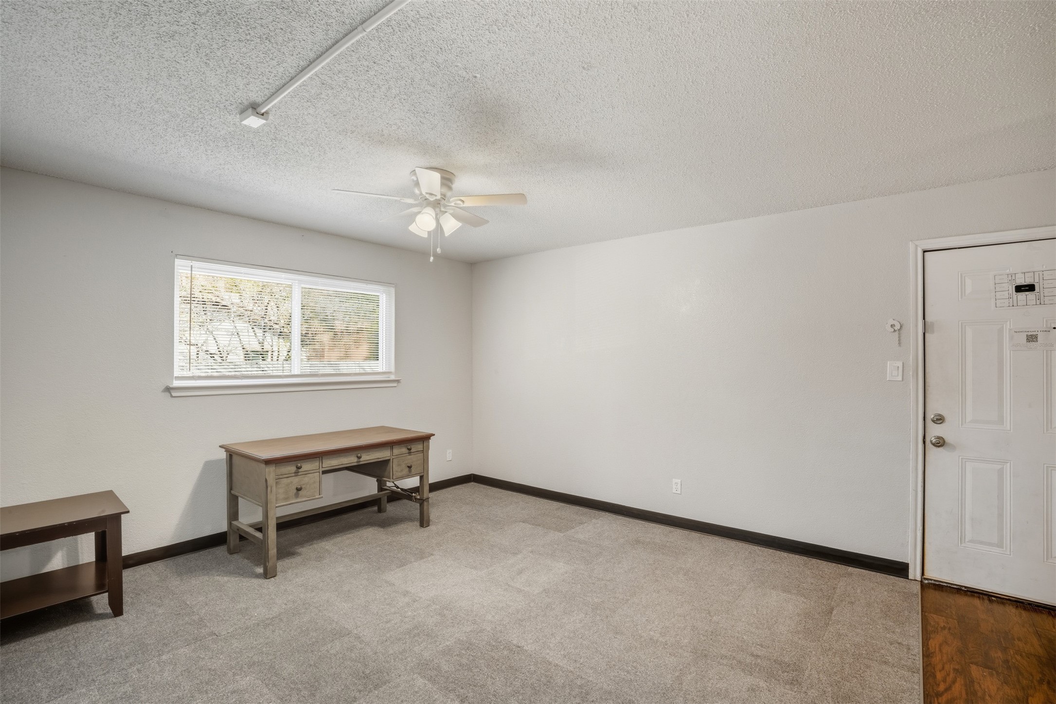 150 S Main Street Euless TX 76040