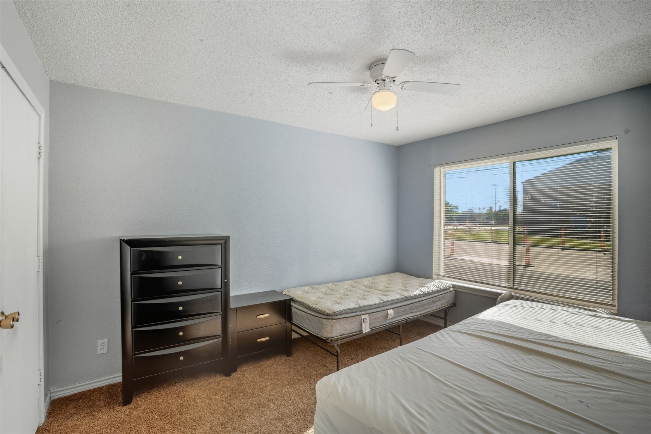 150 S Main Street Euless TX 76040