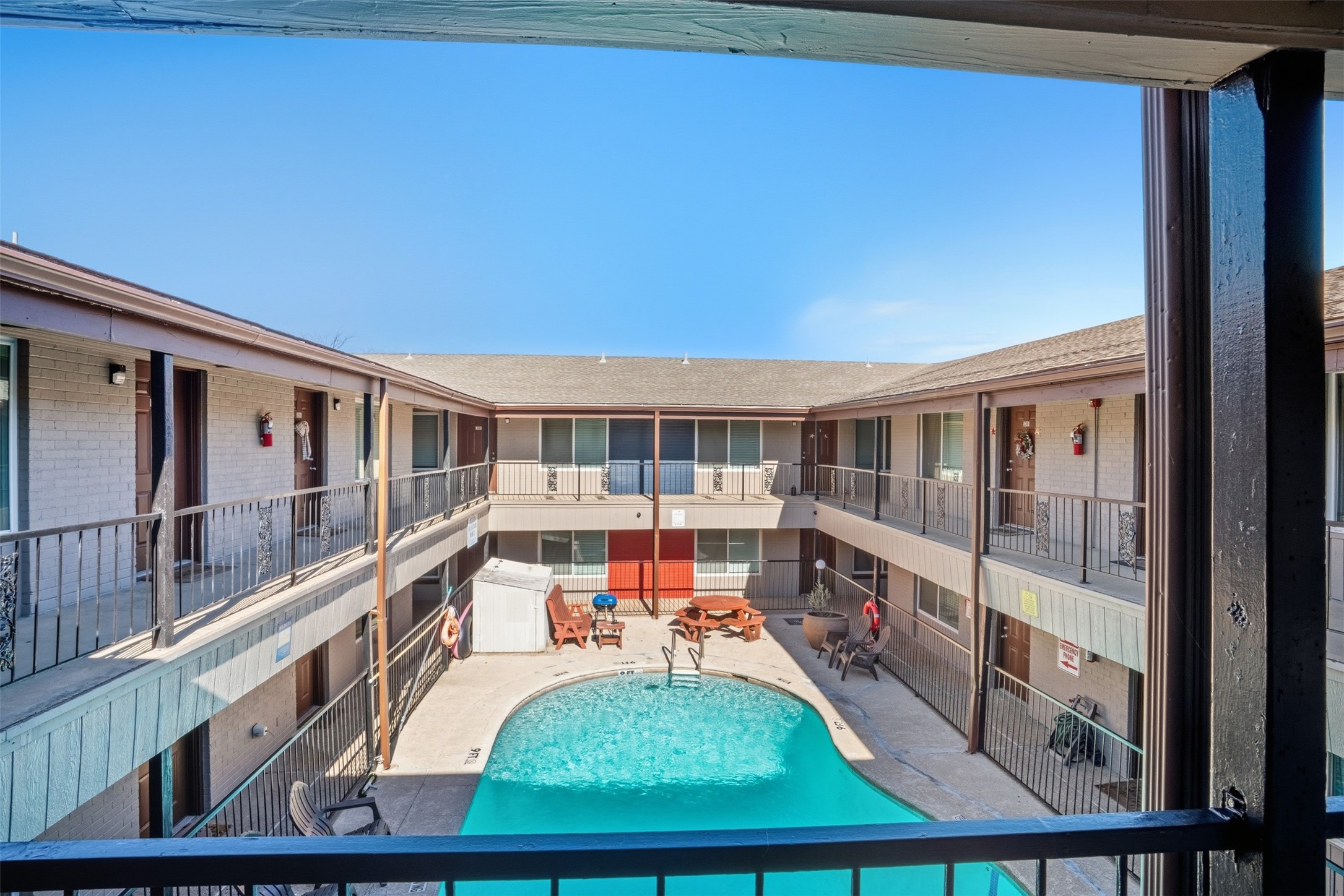 150 S Main Street Euless TX 76040