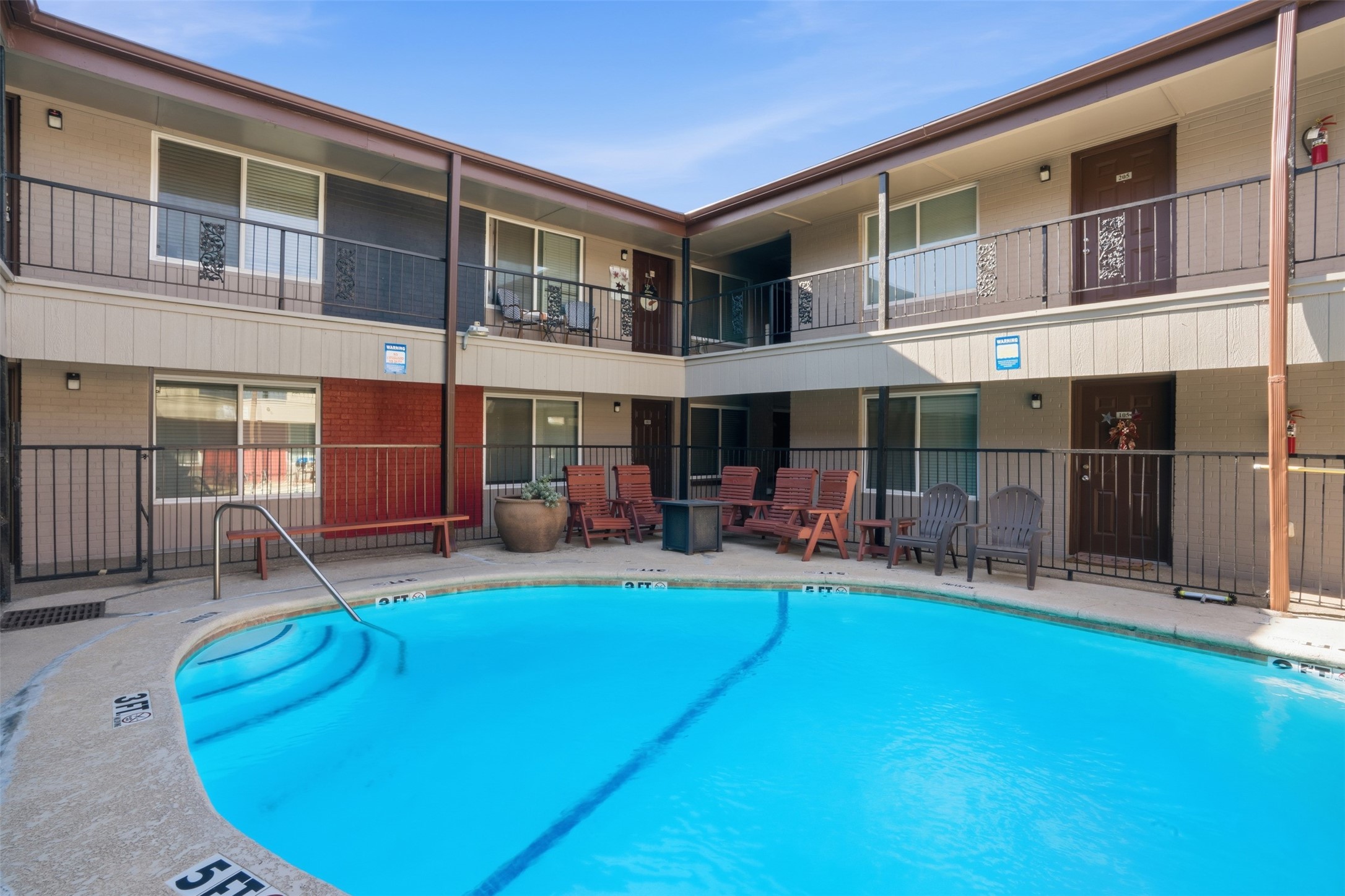 150 S Main Street Euless TX 76040
