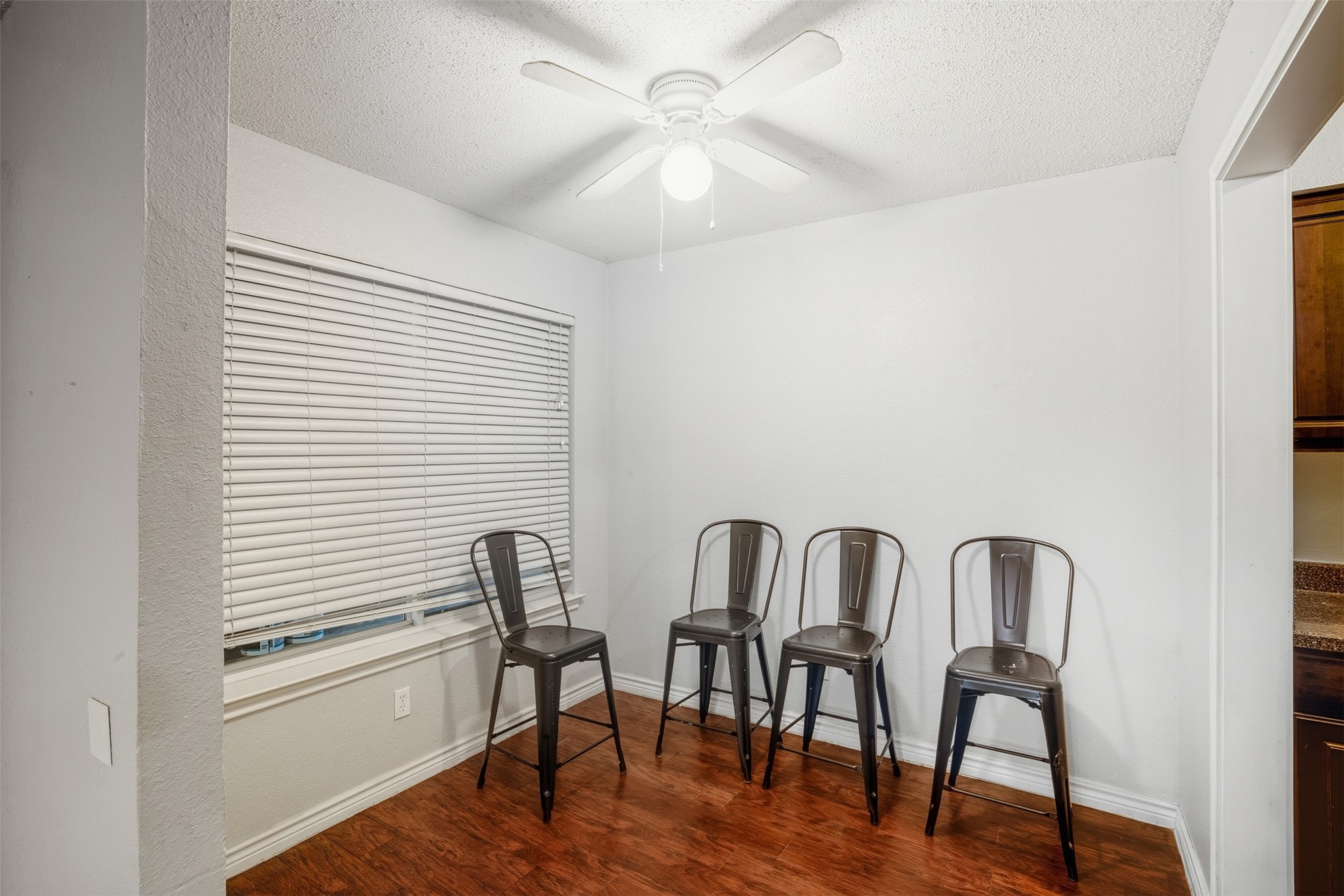 150 S Main Street Euless TX 76040