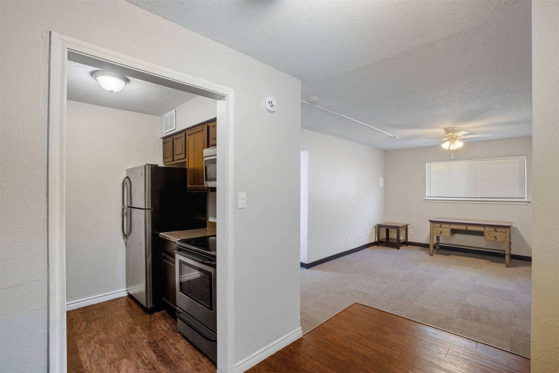 150 S Main Street Euless TX 76040