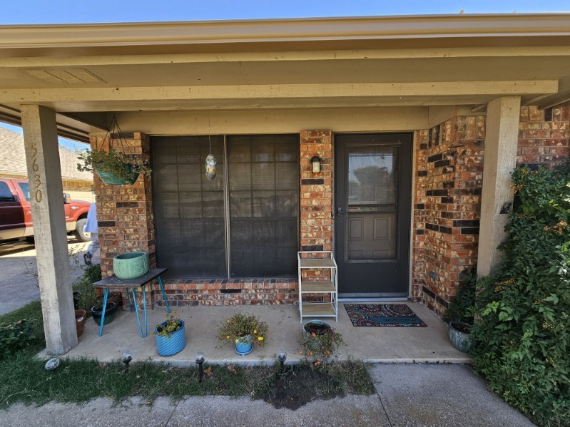 5630/5628 Westchase Drive North Richland Hills TX 76180
