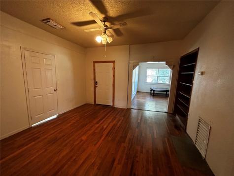 910 W Long Street Stephenville TX 76401