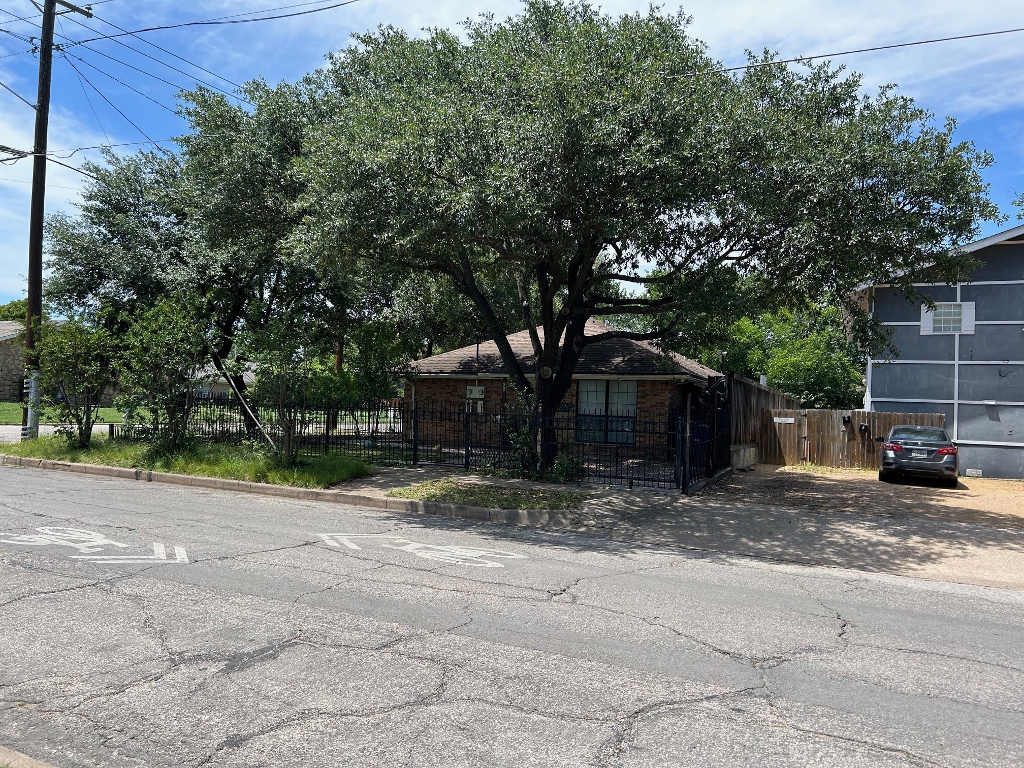 739-741 W 10th Street Dallas TX 75208