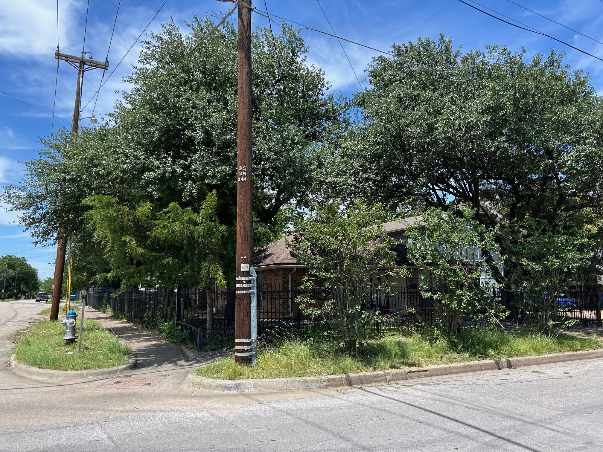 739-741 W 10th Street Dallas TX 75208