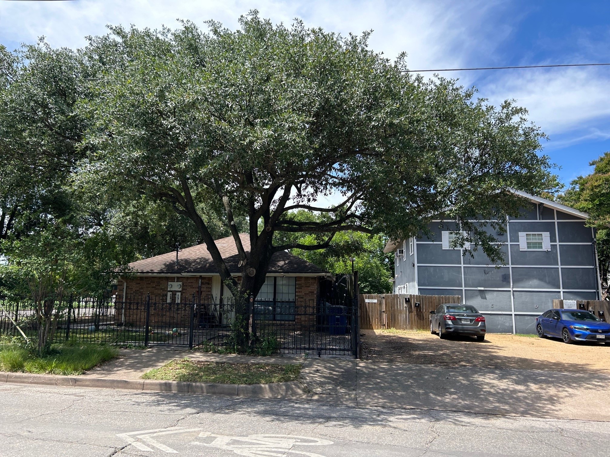 739-741 W 10th Street Dallas TX 75208