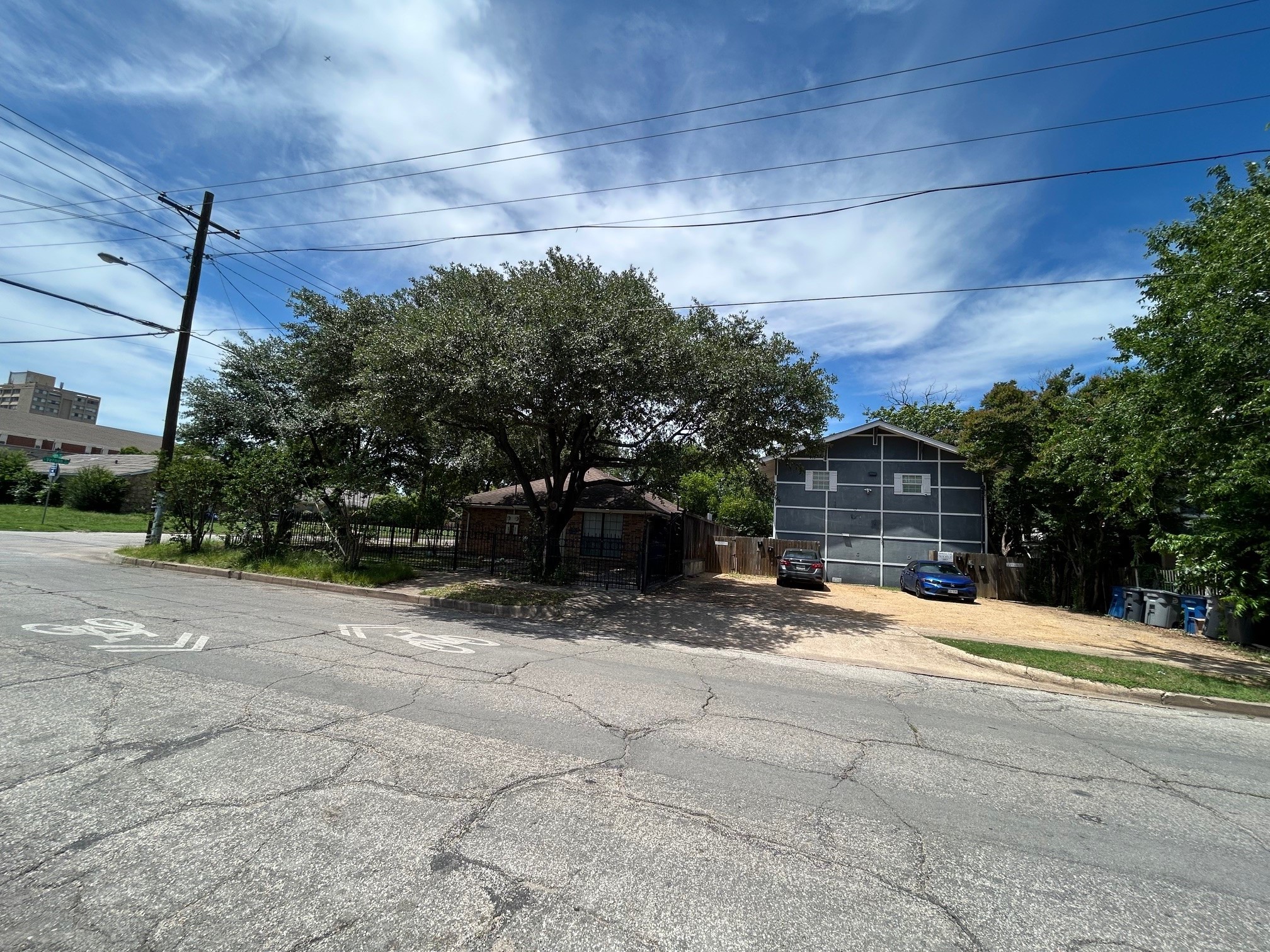 739-741 W 10th Street Dallas TX 75208