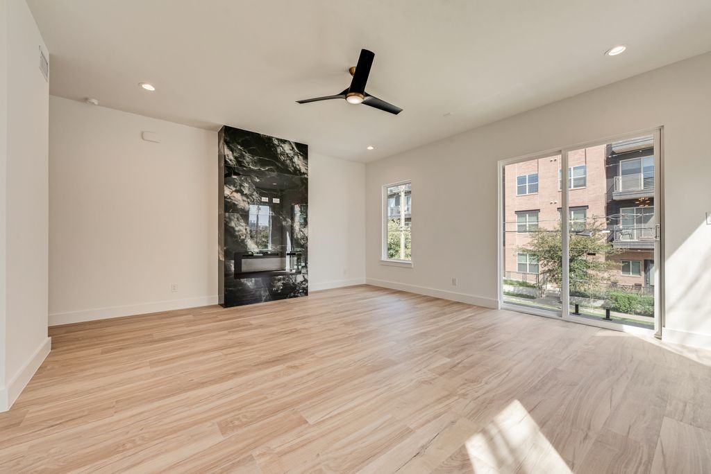 918-920 Duluth Dallas TX 75212