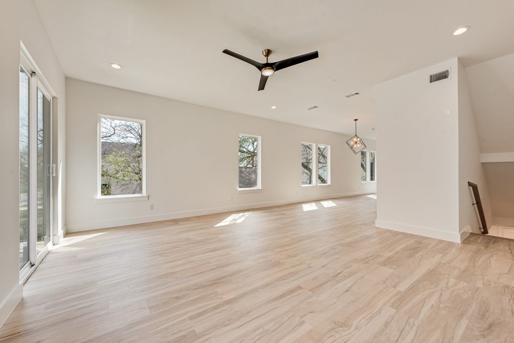 918-920 Duluth Dallas TX 75212