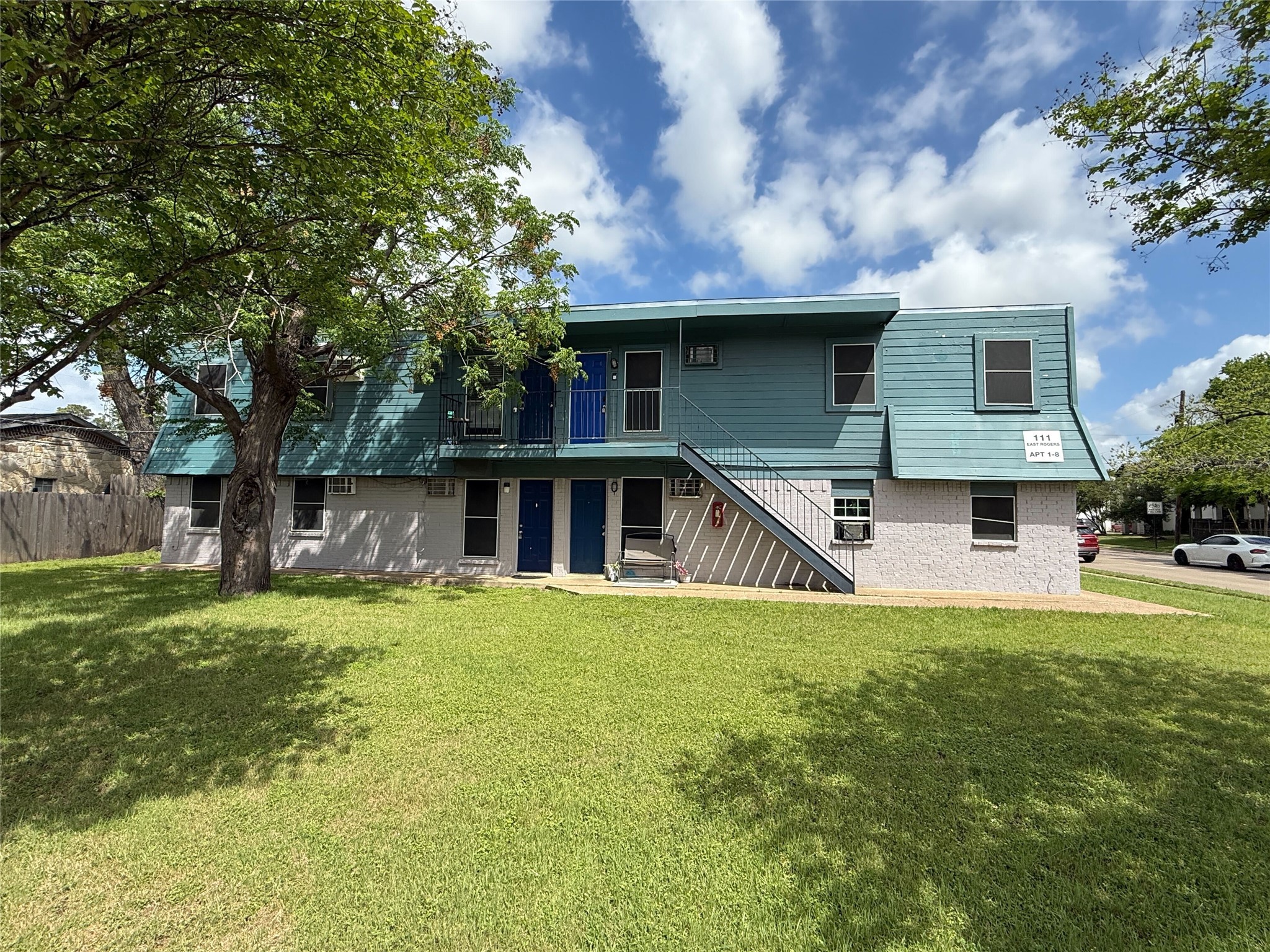 111 E Rogers Street Arlington TX 76011