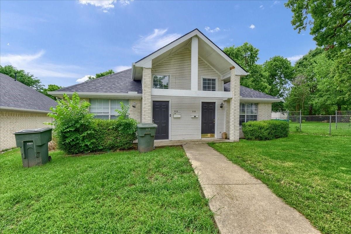 916-918 W Houston Street Sherman TX 75092