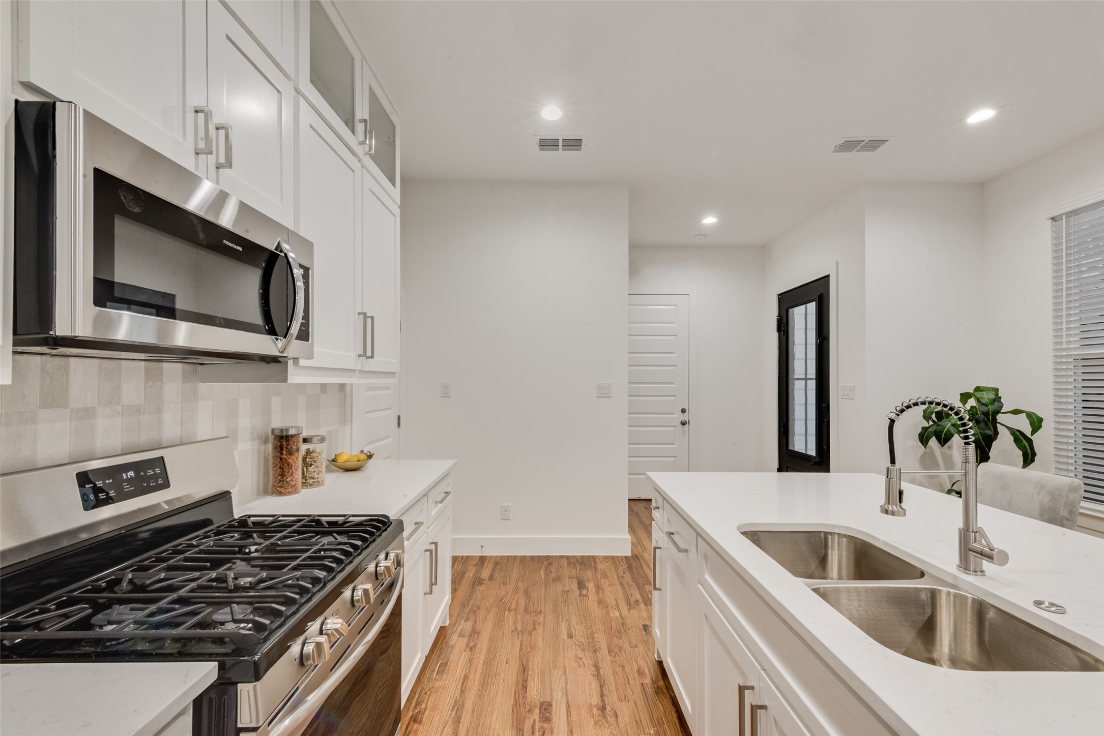 219 W Yarmouth Street Dallas TX 75208